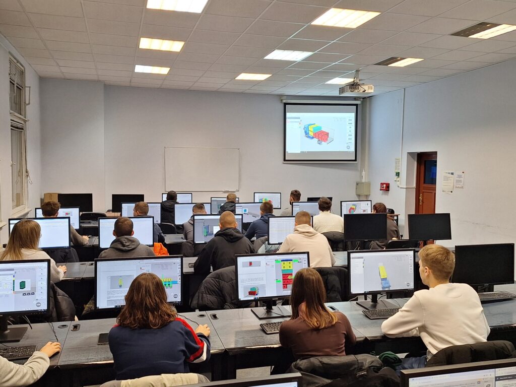 Students at Poznań University of Economics and Business learning about logistics using EasyCargo.